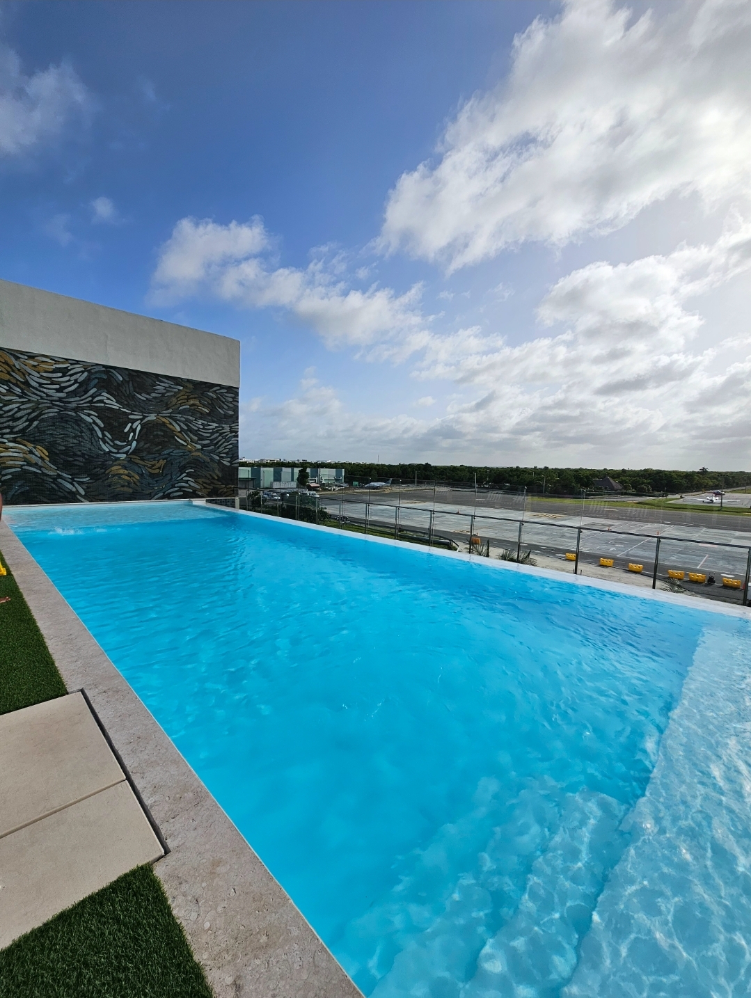 Chicago Midway Airport Launches Its First Lounge: Club MDW Opens ...